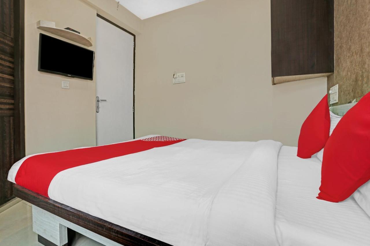 OYO Flagship 83475 Hotel Starlight 3*